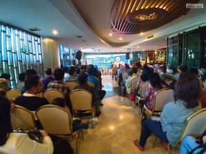 Bedah Buku Tetap Bahagia di Semarang